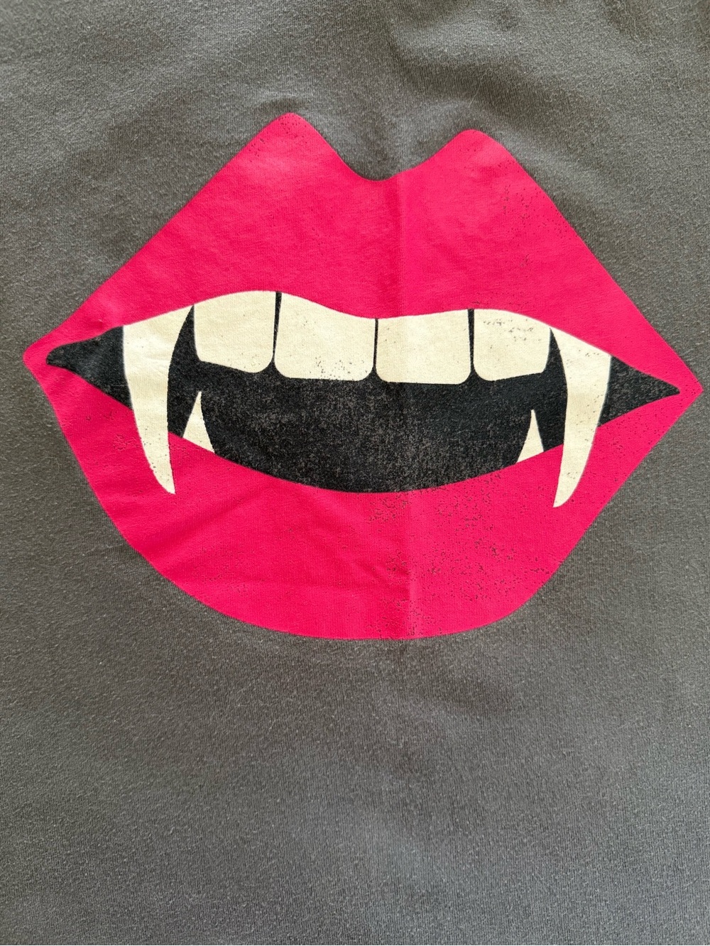 LuLaRoe Women’s Graphic Tee - Hot Pink Lips with Vampire Fangs on Gray Size 3X